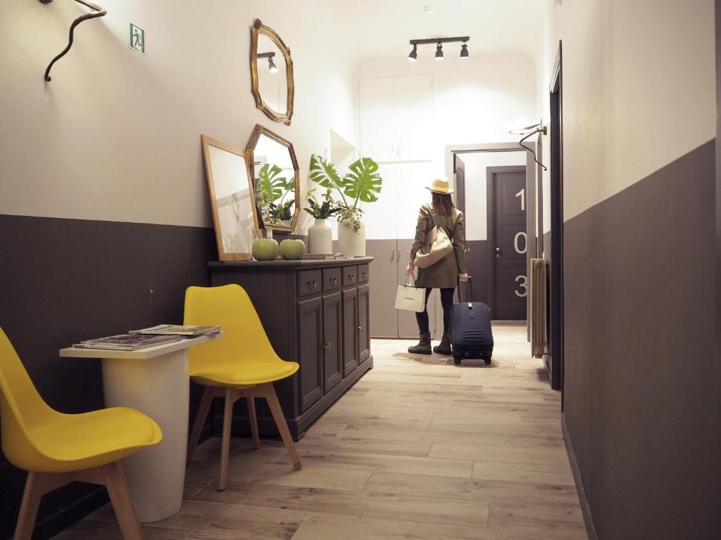 L'hôtel Centro est situé dans le quartier San Lorenzo de Florence, à proximité de la galerie Accademia et du Palais Médicis.