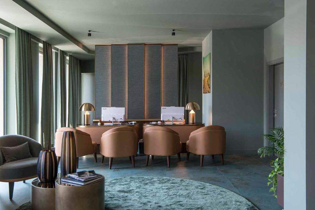 Situé à Florence, à 2,5 km de la Piazza della Signoria, le Columbus Urban Resort propose un hébergement avec une salle de sport, un parking privé,...