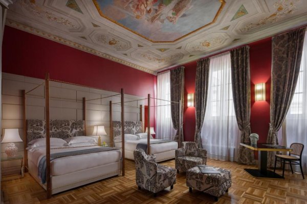 Hotel Number Nine, Florence