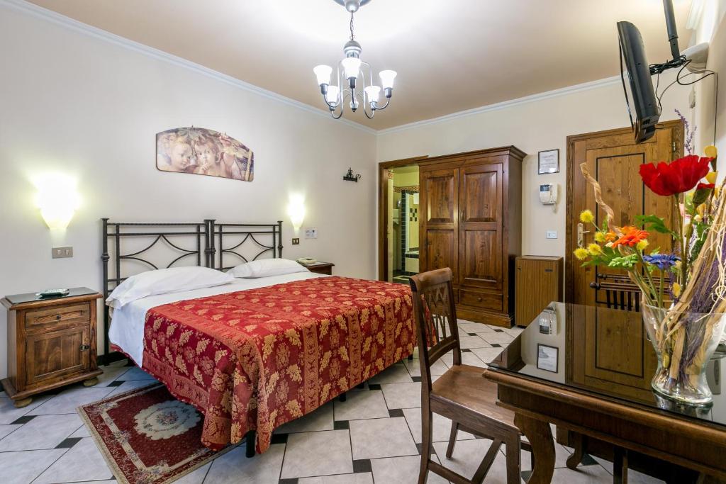 Vi sentirete subito a casa all'Hotel Collodi di San Lorenzo, il quartiere più antico di Firenze.