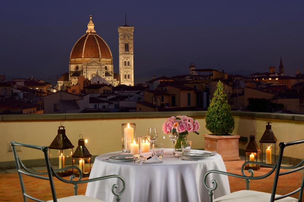 Este elegante hotel de 4 estrelas dispõe de um terraço no último piso com vista para a Basílica de Santa Maria Novella.