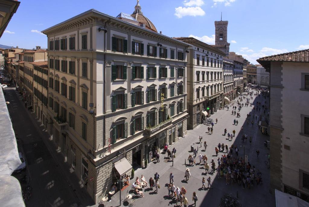 Set in the heart of Florence, 2 minutes' walk from Santa Maria del Fiore Cathedral, Hotel Spadai is housed in a historic building next to the Palazzo...