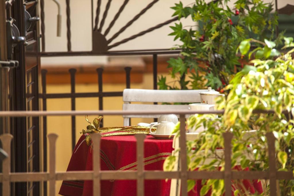 Situado en el barrio de Campo di Marte de Florencia, el Hotel Villa Il Castagno tiene un jardín con terraza.