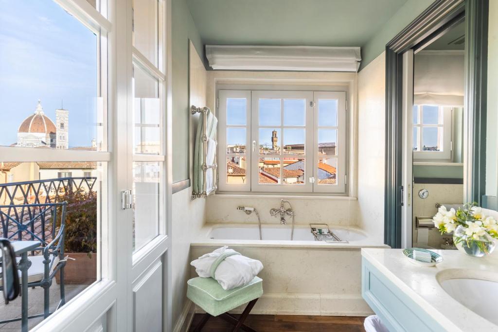 El The Place Firenze, situado a solo 7 minutos a pie de la basílica de Santa Maria Novella, goza de magníficas vistas panorámicas desde su terraza en la azotea.