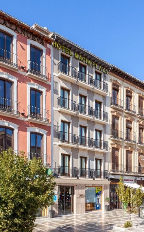 Hotel Macià Plaza is located in central Granada’s Plaza Nueva, just below the Alhambra.