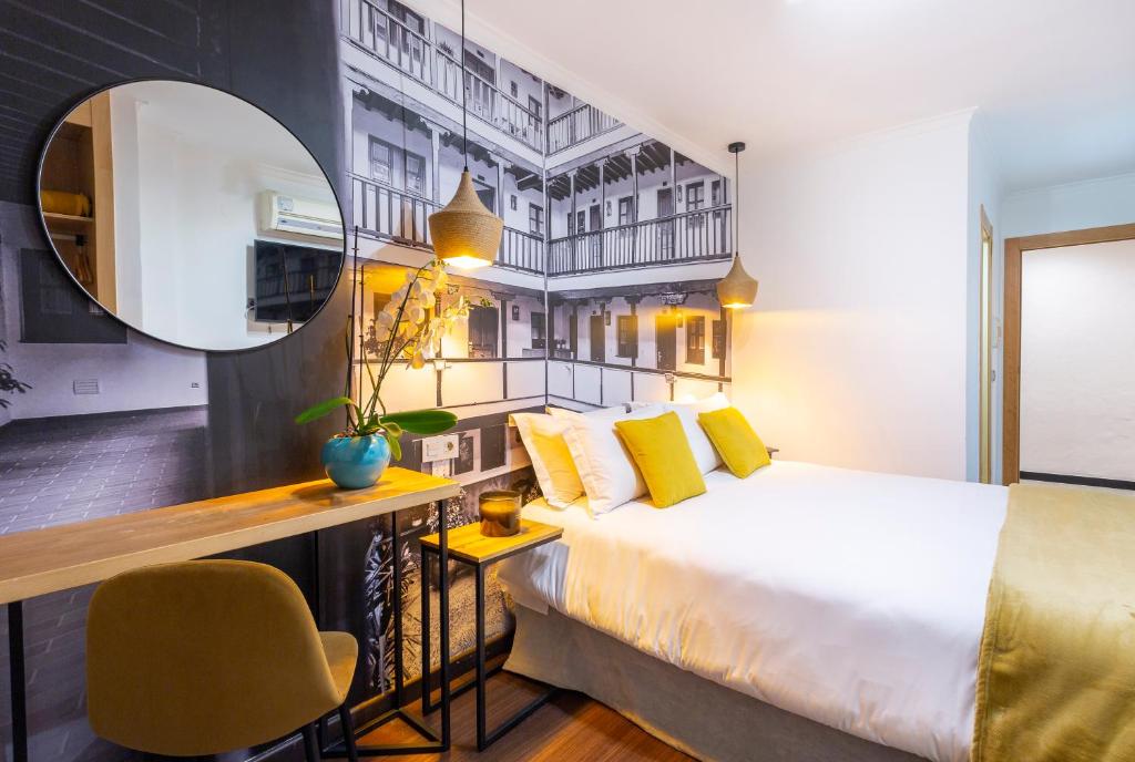This modern-style hotel is located on one of Granada’s main central streets, a short walk from many of the city’s impressive historic monuments.
