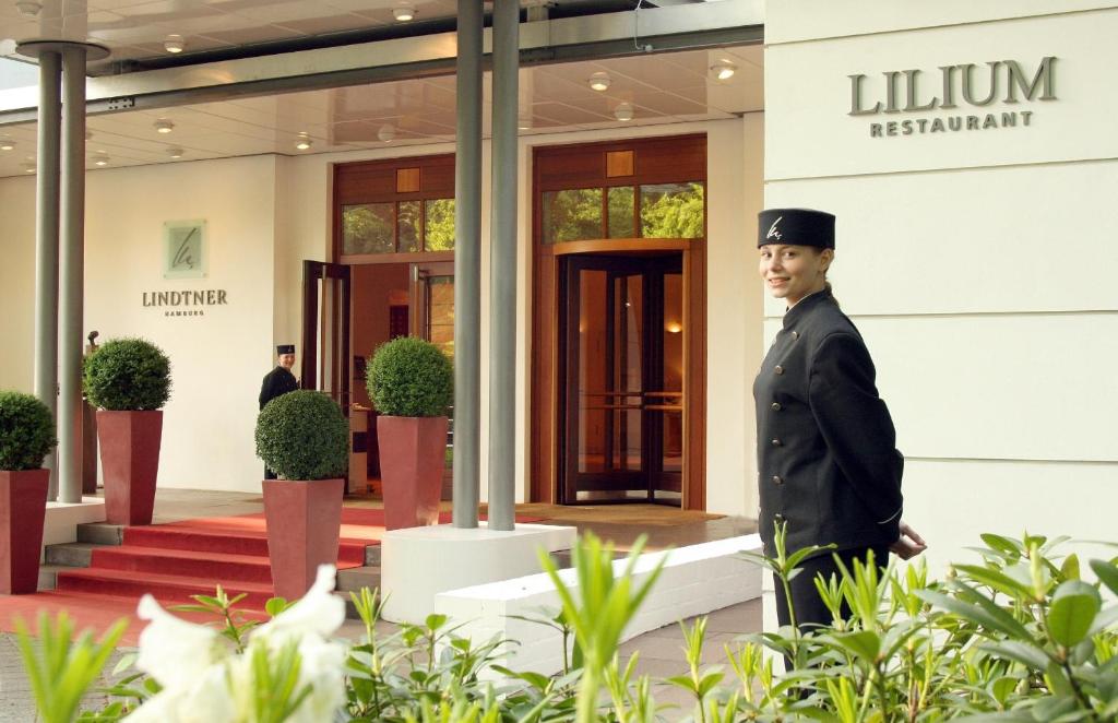 Featuring good connections to the city centre of Hamburg, the 5-star Privathotel Lindtner in the Heimfeld district of Hamburg offers individually designed...