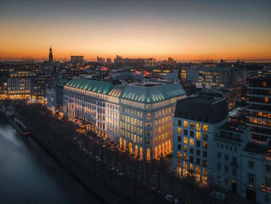 Fairmont Hotel Vier Jahreszeiten, Hamburg