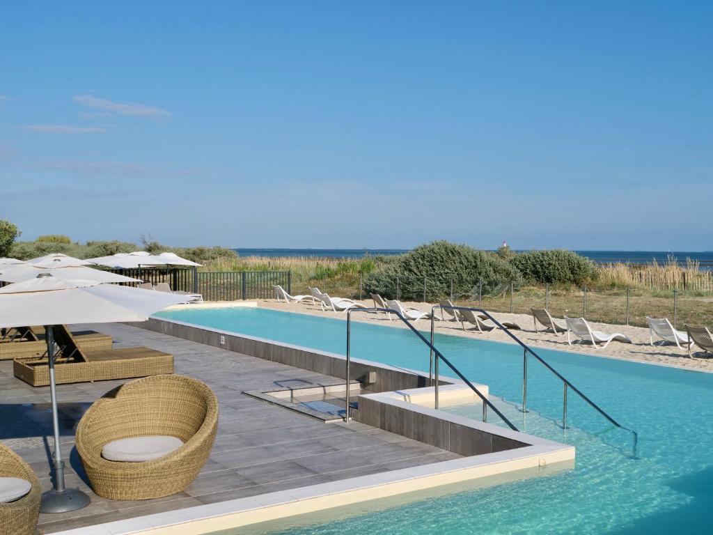 O hotel Atalante recebe-o em Sainte Marie de Ré.