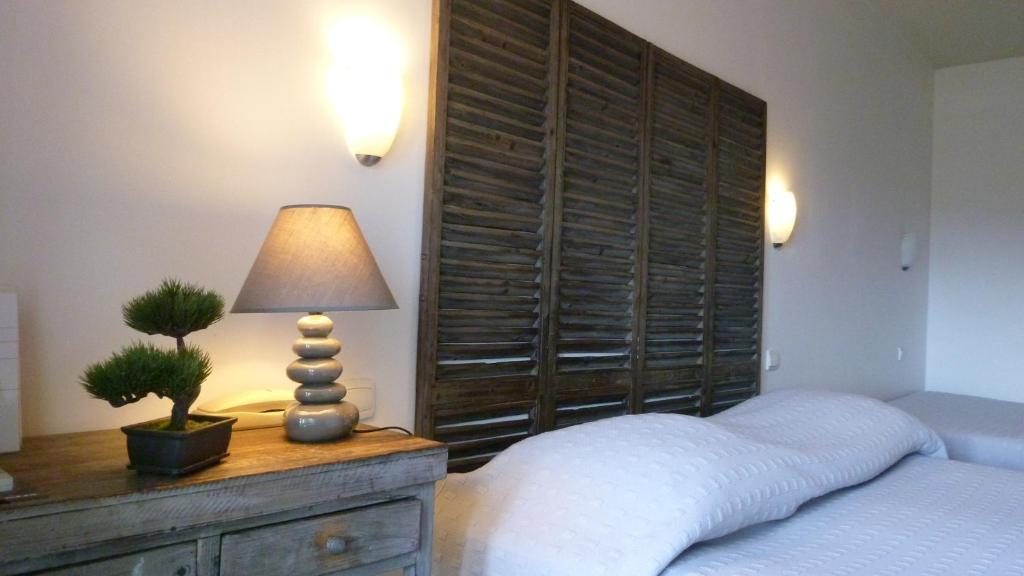Built in 1646, Hotel de L’Ocean is located on the Old Port, in the heart of La Rochelle.