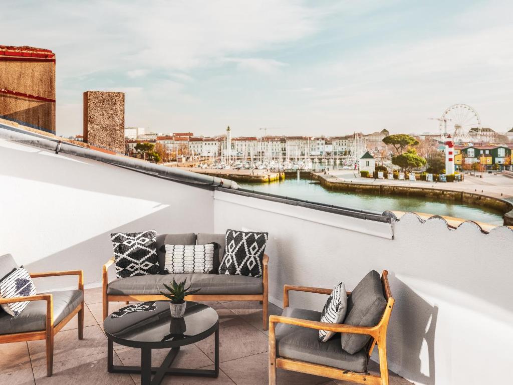 Maisons du Monde Hôtel & Suites - La Rochelle O Porto Vieux está localizado em La Rochelle, no porto. Disponibiliza acesso Wi-Fi gratuito em todo o hotel.