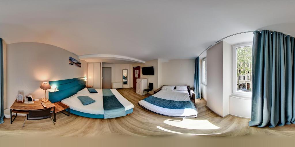 Hotel Du Parc este situat în centrul Lyon, la 450 de metri de staţia de metrou Massena şi la 10 minute de mers pe jos de Gara Lyon Part-Dieu.