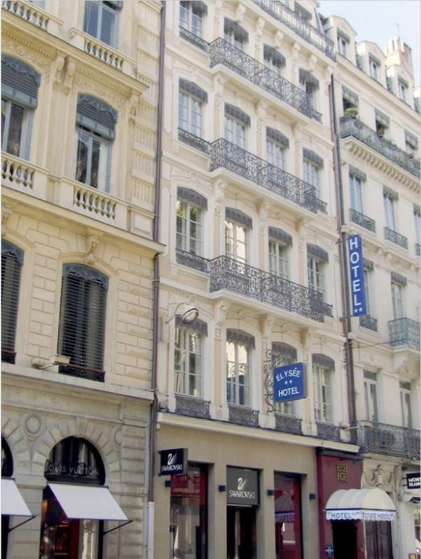 Hotel Elysée este situat în centrul orașului Lyon, la doar câțiva pași de Place Bellecour.