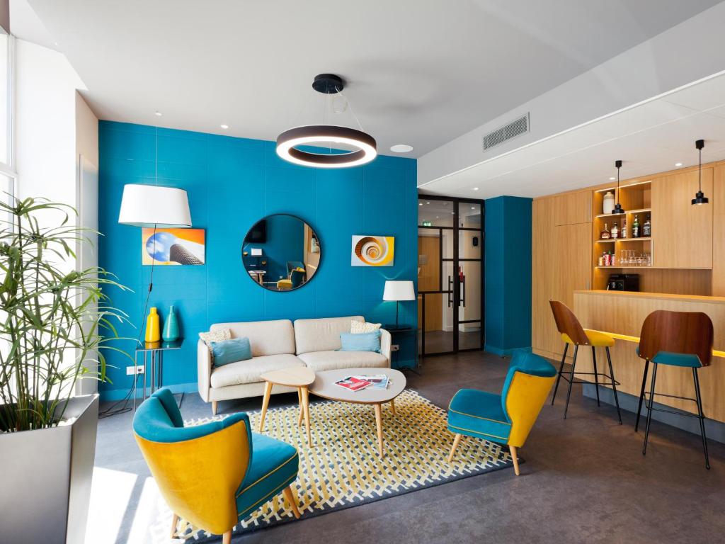 Hotel Des Remparts Dubost is located on Lyon's Peninsula.