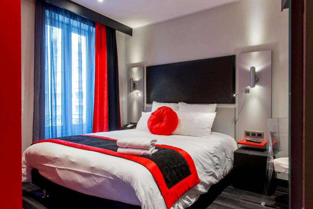 L'Hôtel Boutique Richelieu, Lyon Gare Part-Dieu, si trova nel quartiere degli affari di Lione, a 8 minuti a piedi dalla stazione ferroviaria di Lione-Part-Dieu.