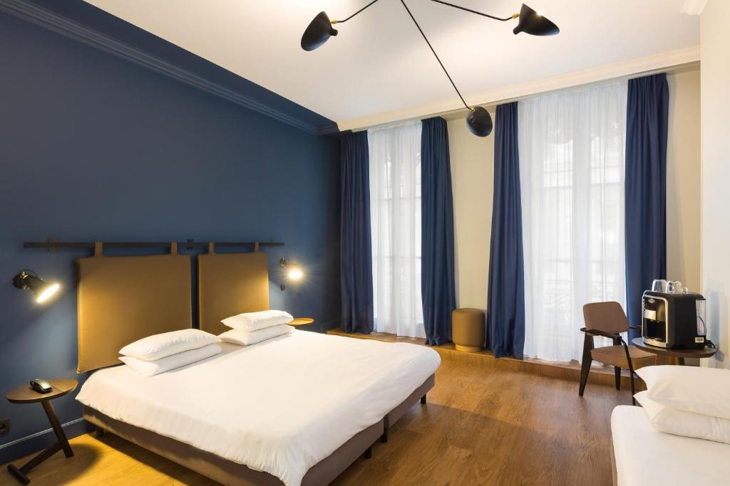 Set in a historical building, with original features, Hôtel Silky by HappyCulture offers accommodation with free WiFi in the heart of Lyon.