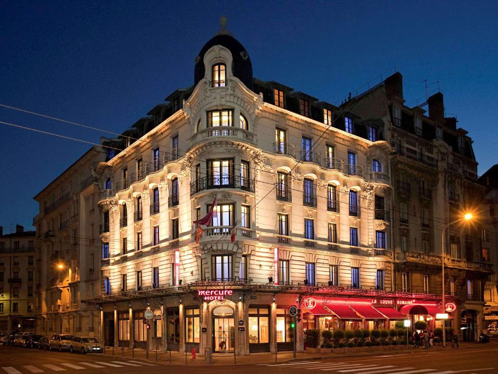 Located within a 10-minute walk of Lyon Part-Dieu Train Station, Part-Dieu Shopping Centre and the Tête d'Or Park, Mercure Lyon Centre Brotteaux is a hotel...