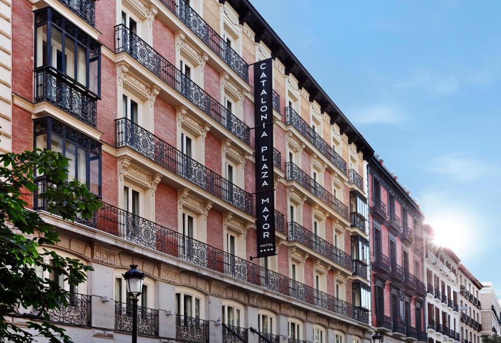 Located in the centre of Madrid, the stylish Catalonia Plaza Mayor is at 600m from the Plaza Mayor and within 10 minutes’ walk of the Prado and...