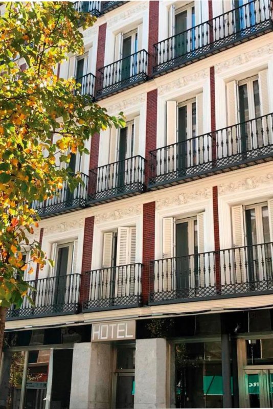 Well set in the Centro district of Madrid, Hotel Freedom is located less than 1 km from Atocha Train Station, a 13-minute walk from Plaza Mayor and 1.
