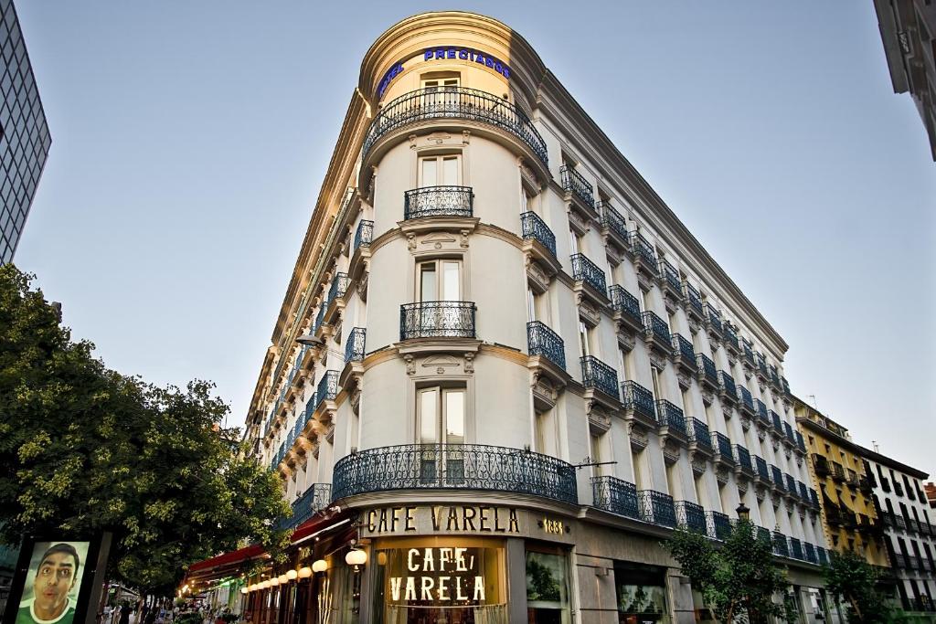 L'Hotel Preciados si trova nel cuore di Madrid, a 5 minuti a piedi dalla Puerta del Sol.