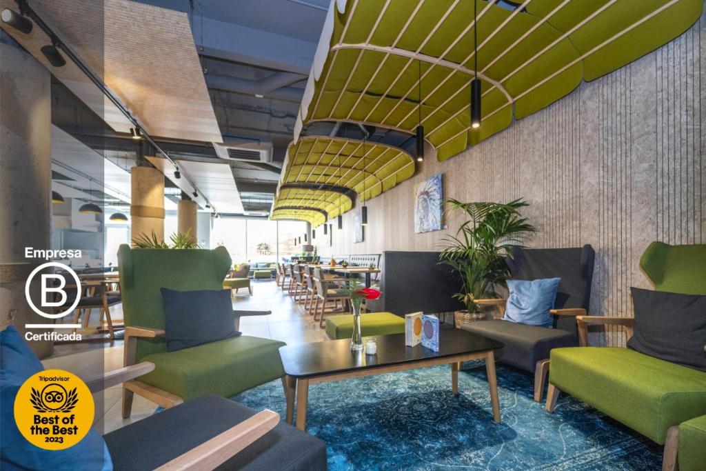 ARTIEM Madrid is located in Madrid’s commercial centre, a 15-minute drive from Barajas Airport. Free WiFi is provided. Rooms are comfortable and spacious.