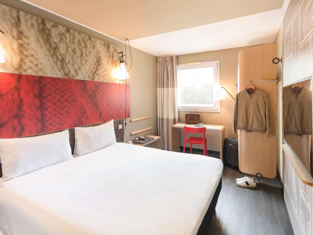 Situato a soli 5 km dal centro di Fuenlabrada, l'ibis Madrid Fuenlabrada offre camere funzionali con aria condizionata e TV HD da 43 pollici.