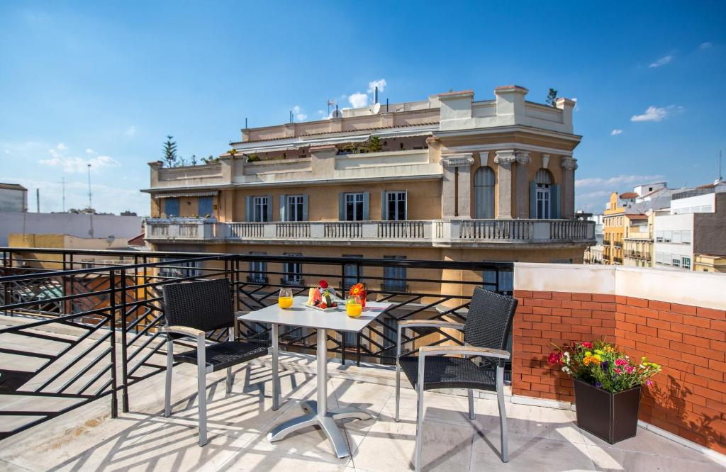 Leonardo Boutique Hotel Madrid is located in Madrid’s Chamberi district, 100 metres from the Canal Theatre in the heart of the university area.