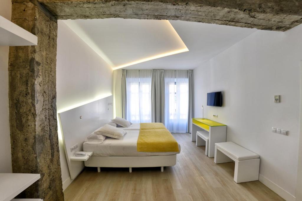 Set in a reformed historic building, this attractive hotel is located in the heart of the city.