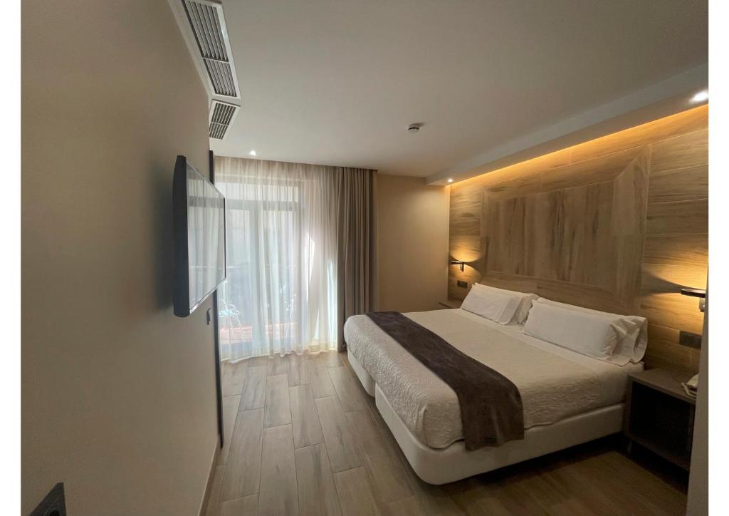 El hotel Castilla Guerrero en Soho Málaga se encuentra a poca distancia a pie de la Catedral, Alcazaba y el Museo Picasso. Ofrece conexión WiFi gratuita.