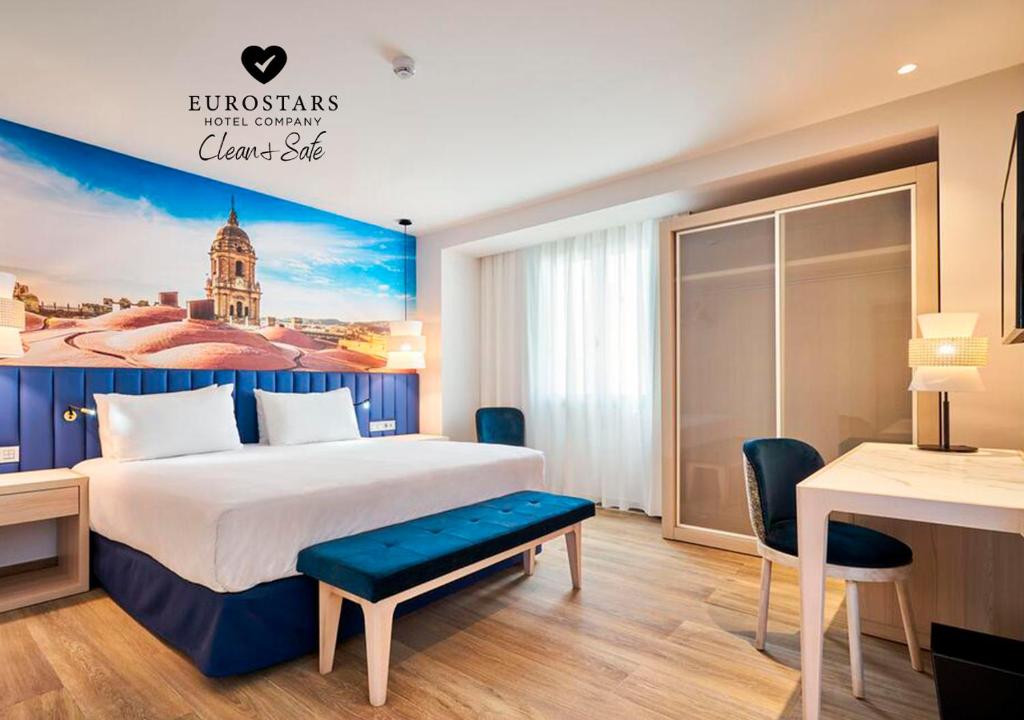 Das Eurostars Astoria bietet eine ideale Lage im Zentrum von Málaga, 10 Gehminuten vom Picasso-Museum und 1 km vom Strand entfernt.