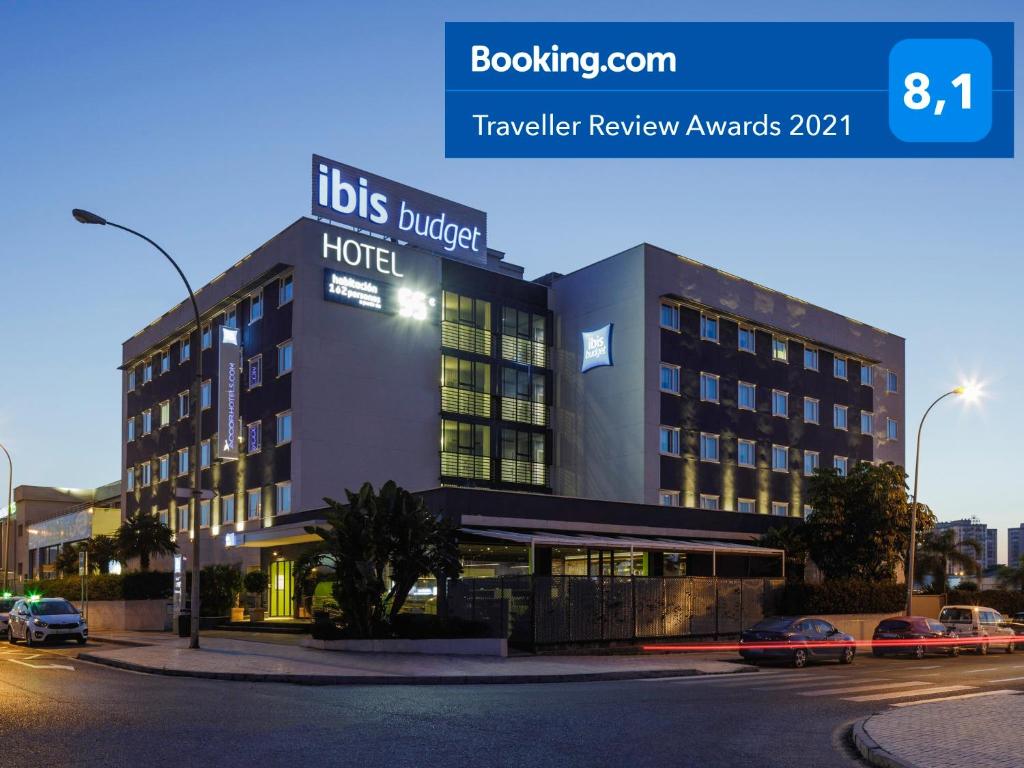 Ibis Budget Málaga Aeropuerto Avenida de Velazquez is located 5 km from Málaga’s centre, on the A-7 motorway.