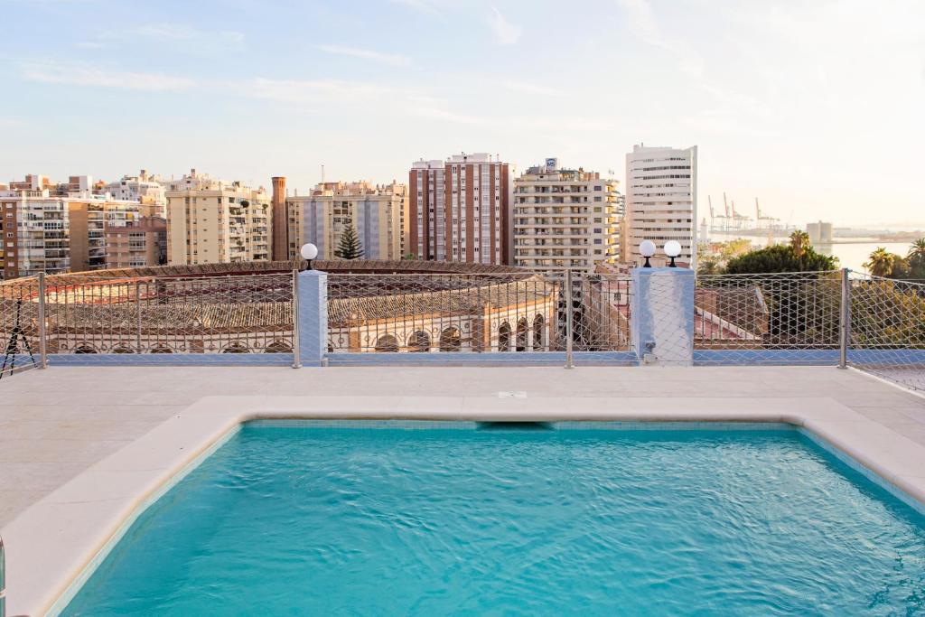 Offering superb views of the bullring directly opposite, Hotel Eliseos offers free Wi-Fi, rooftop terrace with a small seasonal pool and on-site parking...