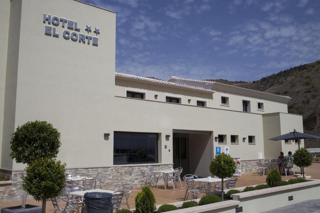 Hotel Restaurante El Corte is located on the A-45 road, 2 km from Casabermeja town and close to Montes de Málaga Nature Park.