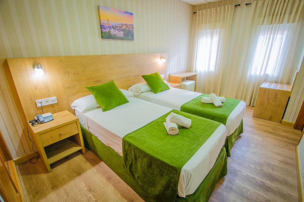 Hotel Solymar is just 100 metres from the Malaga Beach. It offers great-value, modern accommodation in the centre of the city.