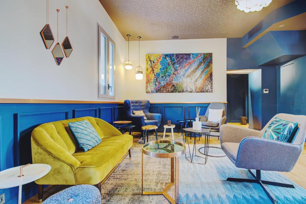 Alex Hotel & Spa est situé à Marseille. Doté d'une terrasse, ce boutique hôtel se trouve à 15 minutes à pied du vieux port de Marseille et à 200 mètres...