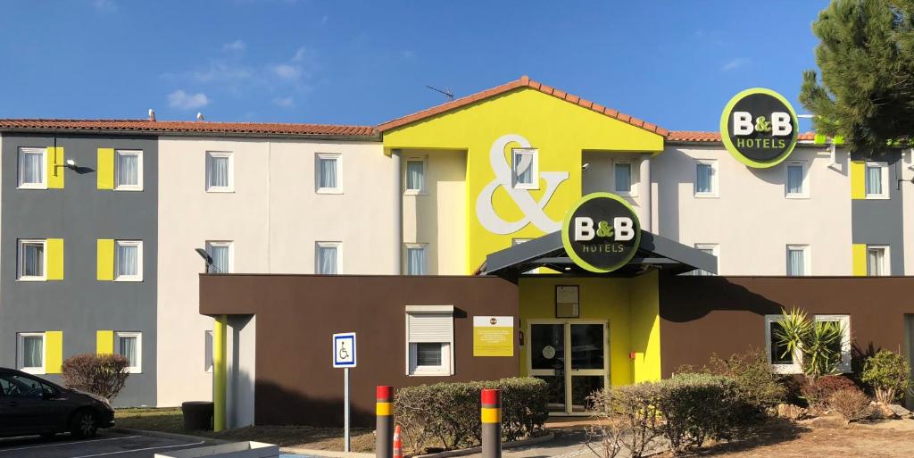 Com acesso Wi-Fi gratuito, o B&B HOTEL Marseille Estaque é um hotel em Marselha, a 11 km do antigo porto. Está disponível estacionamento privado gratuito no local.