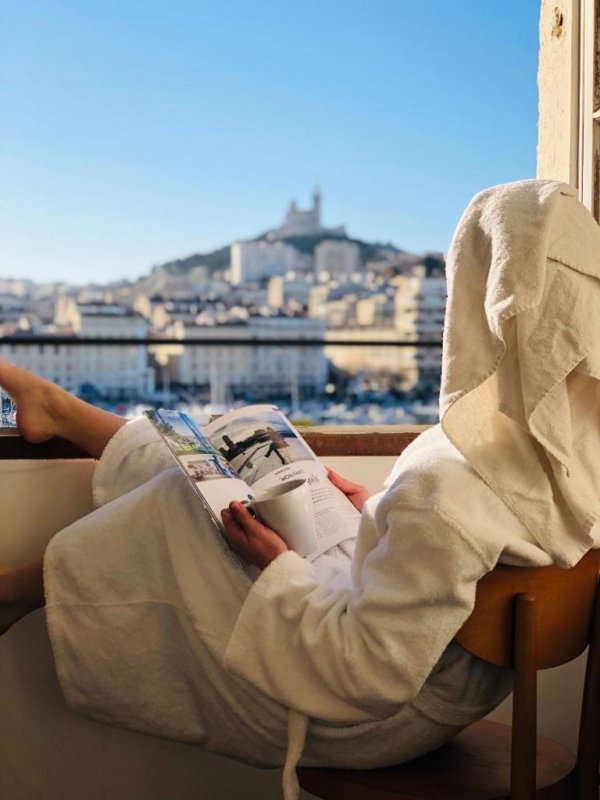 Das Hotel Belle-Vue Vieux-Port liegt am Hafen von Marseille Vieux und ist ein umweltfreundliches Hotel mit Blick auf die Notre-Dame de la Garde, Saint Jean Fort und...