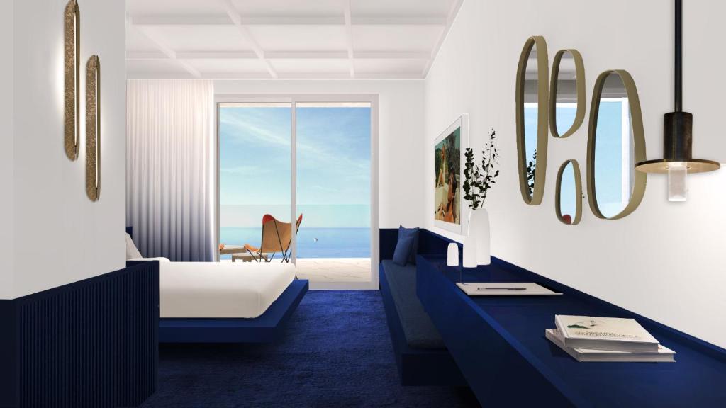 Facing the beachfront, Hôtel Bleu offers 4-star accommodation in Carry-le-Rouet and features a seasonal outdoor swimming pool, terrace and restaurant.