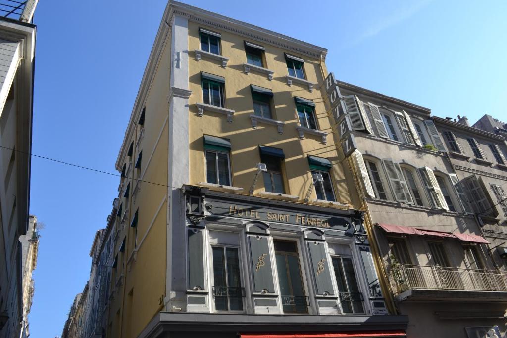 O Saint Ferréol está localizado numa rua pedonal no centro de Marselha, a 5 minutos a pé do Porto Velho.
