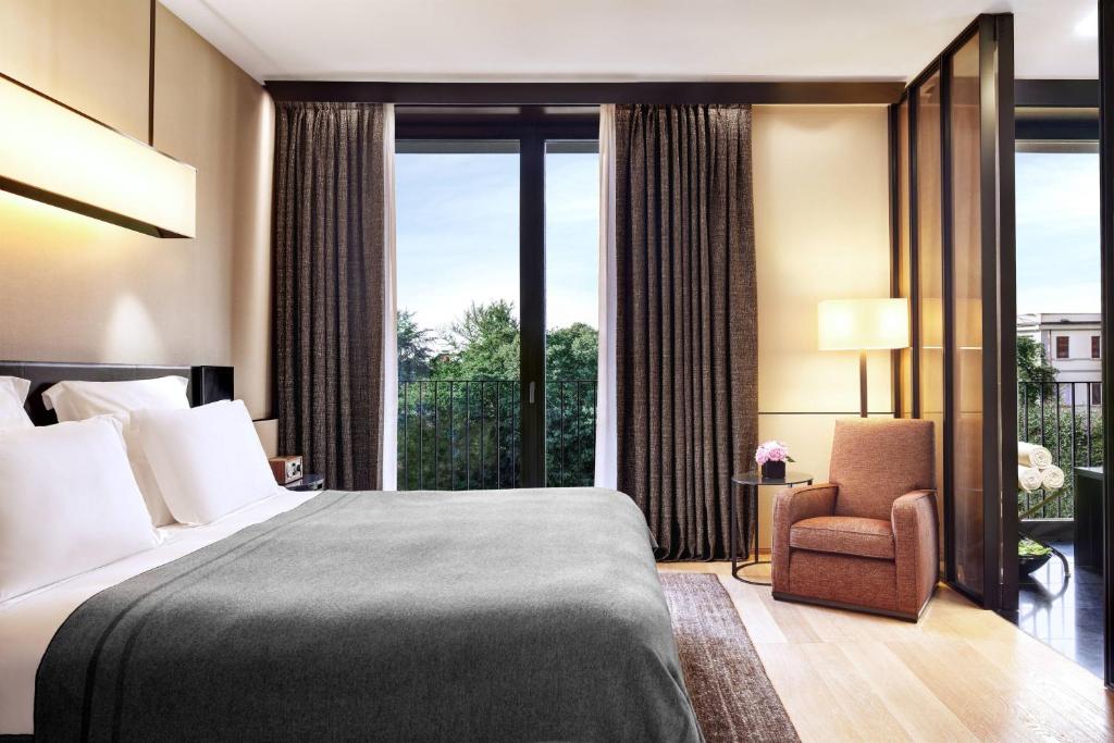 Bulgari Hotel Milano è probabilmente lo stabilimento più raffinato ed esclusivo di Milano, una boutique adiacente alla più importante via dello shopping,...