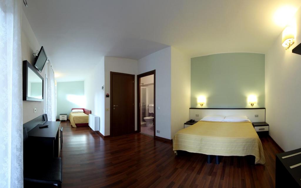 Dieses familiengeführte Hotel begrüßt Sie in zentraler Lage in Mailand, 500 m von den U-Bahn-Stationen Pasteur und Loreto entfernt.