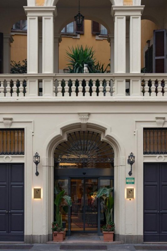 Hotel Gran Duca Di York è una struttura artistica nel cuore di Milano, situata in un palazzo storico del XVIII secolo con una mostra di affreschi d'epoca nel...