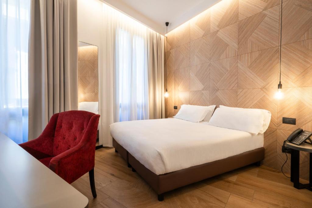 Londres O Hotel oferece um excelente serviço no centro histórico de Milão, a 8 minutos a pé do Duomo.