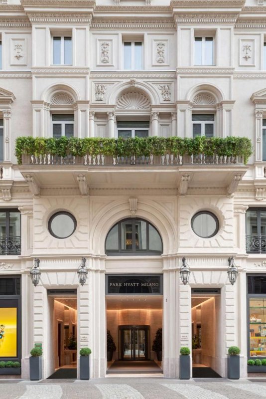 Facing the entrance of the Galleria Vittorio Emanuele, Park Hyatt Milano is set in the heart of the fashion district, 200 metres from the Cathedral and La...
