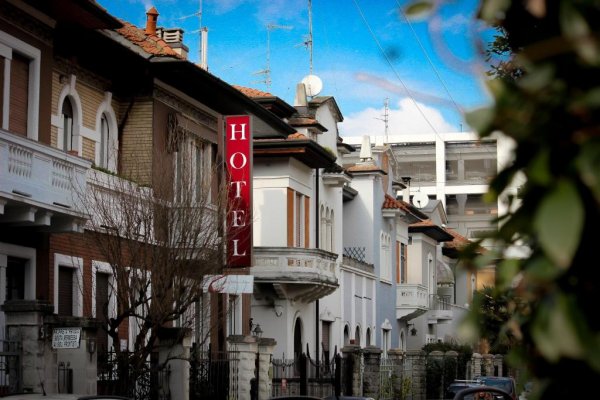 Hotel RossoVino Milano, Milan