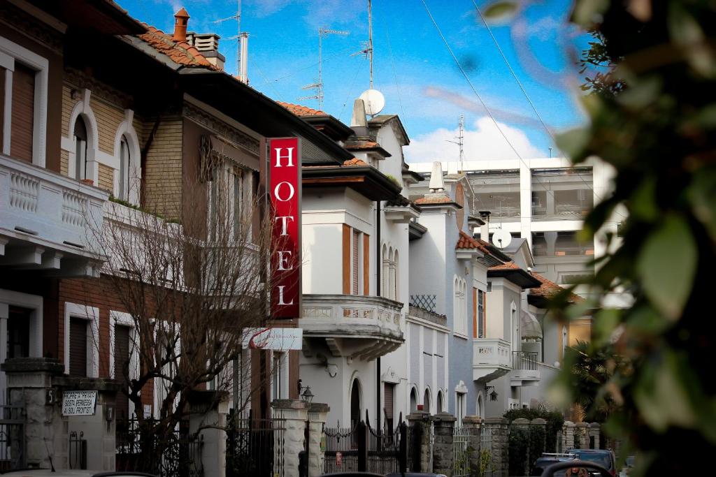L'Hotel RossoVino è una villa in una zona residenziale tranquilla, a soli 10 minuti di mezzi pubblici per il centro di Milano.