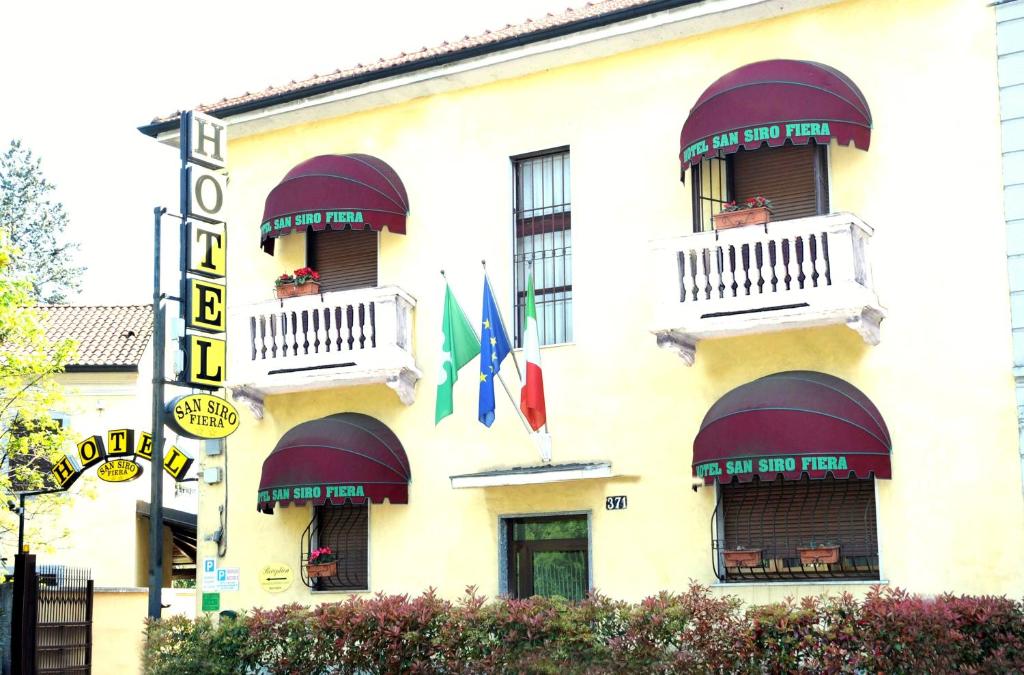 Hotel San Siro Fiera este situat la doar 5 minute de mers cu autobuzul de Stadionul San Siro, la 1 km de ieşirea din San Siro Stadio de pe autostrada Tangenziale Ovest.