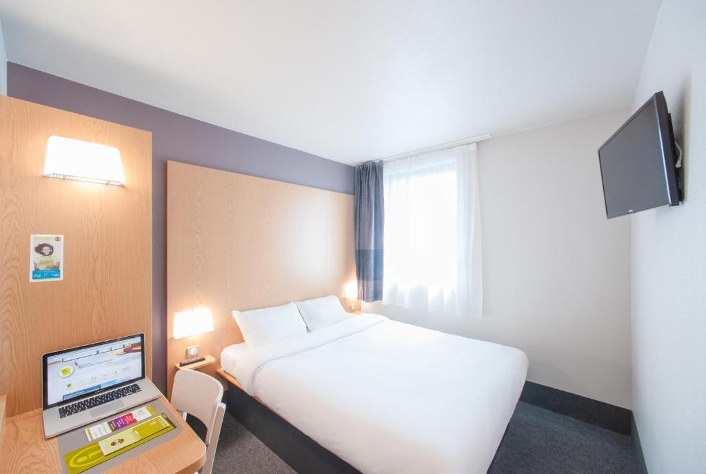 B&B Hotel Montpellier Millenaire offers pet-friendly accommodation in Castelnau-le-Lez, 300 metres from France 3 and 3 km from Zenith Sud Montpellier.