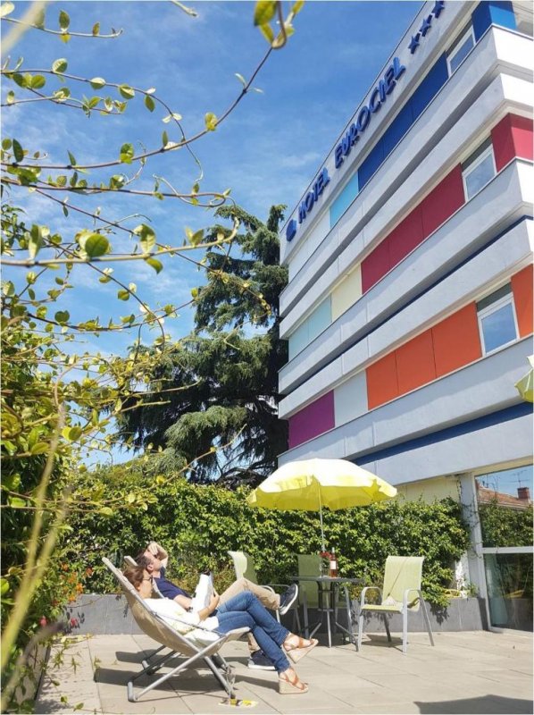 Privilège Hôtel & Apparts Das 3-Sterne-Hotel Eurociel Centre Comédie bietet Zimmer, Apartments und Suiten, nur 350 m vom Place de la Comédie entfernt.