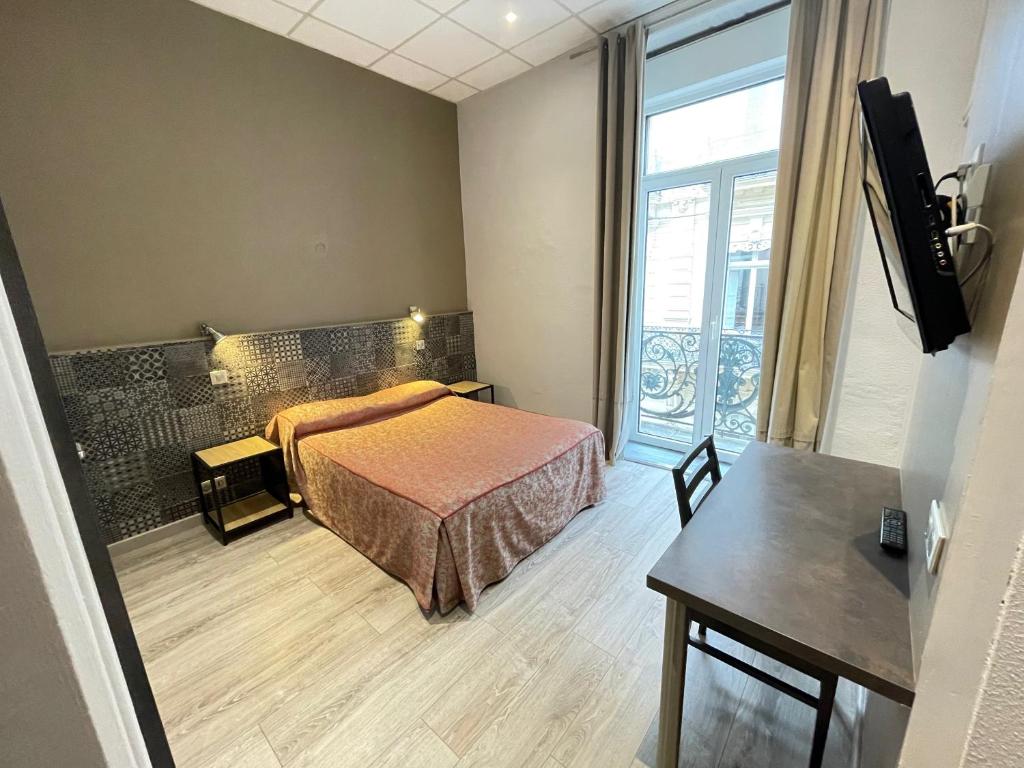 Located in the heart of the historical centre of Montpellier, Hotel De La Comédie is just a 1-minute walk from Place de la Comédie and the National Opera.